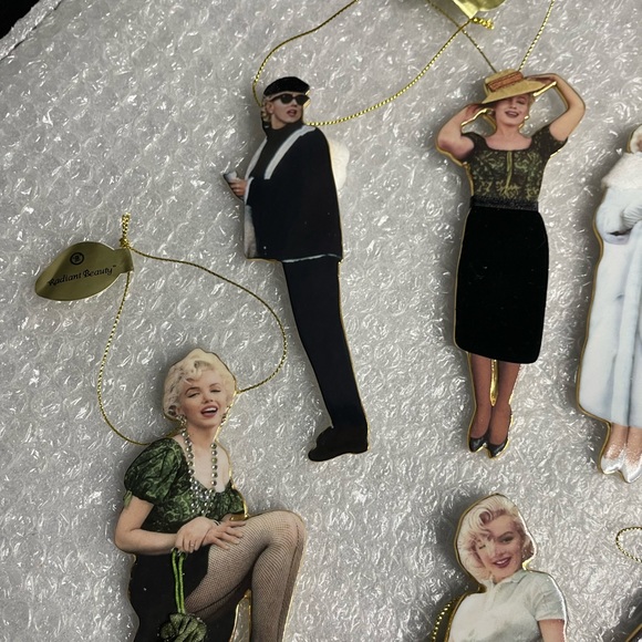 Bradford Exchange Marilyn Monroe Ornaments - Picture 7 of 9